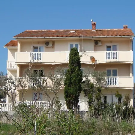 Zoki - Free Parking Apartment Povljana